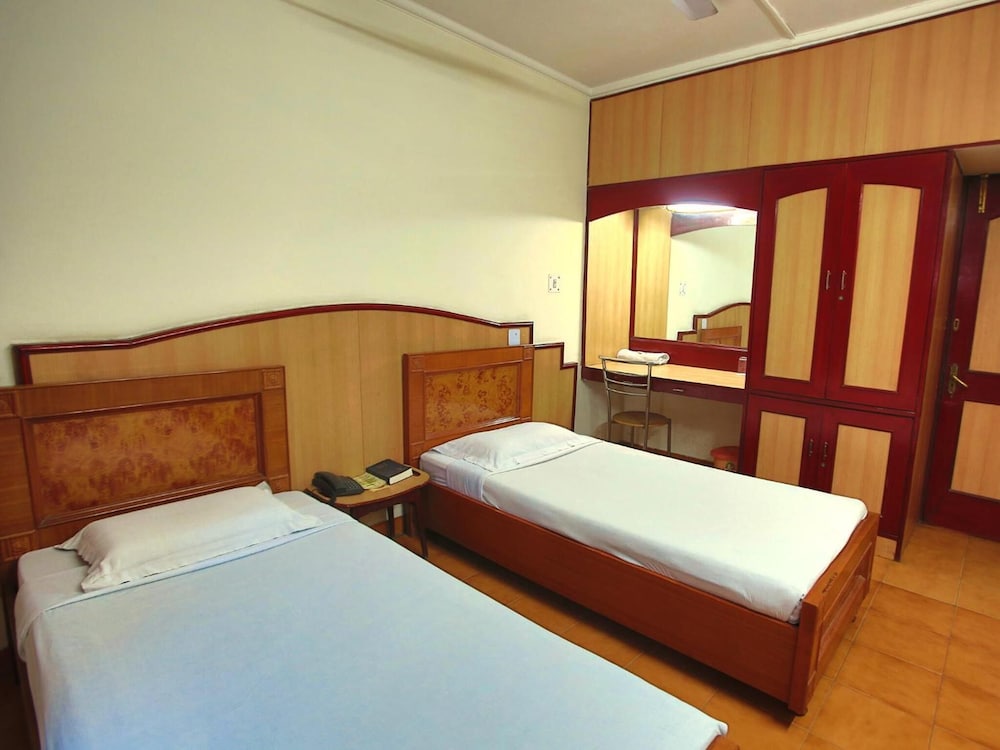 Ymca Tourist Hostel 22/43