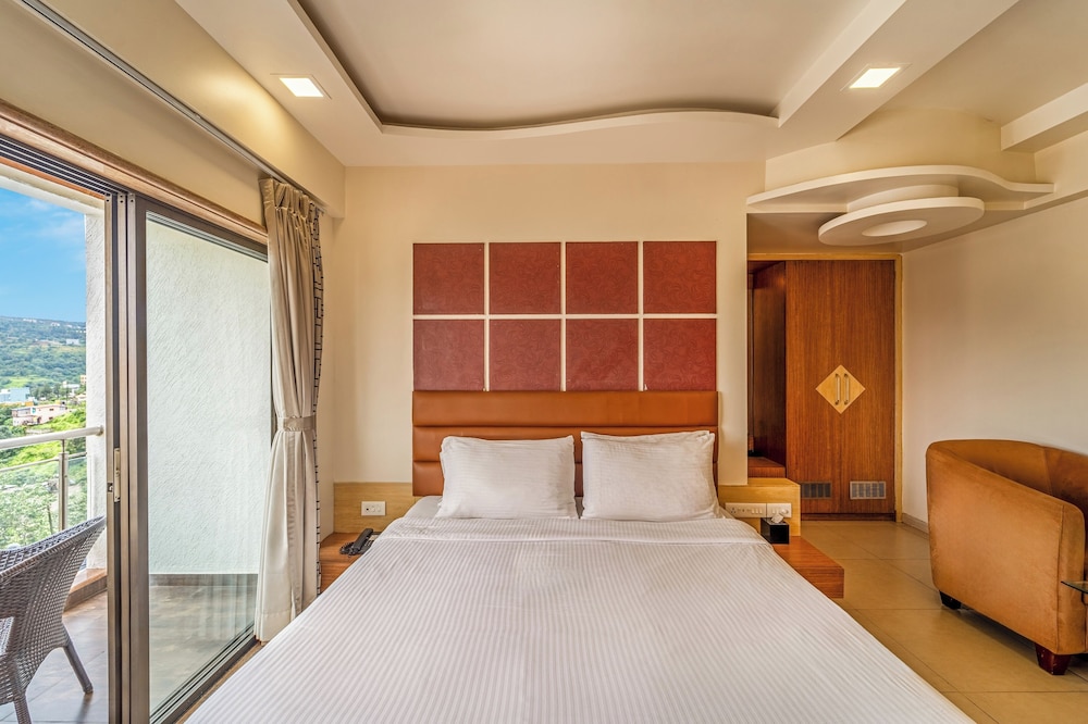 Sterling Panchgani 22/62