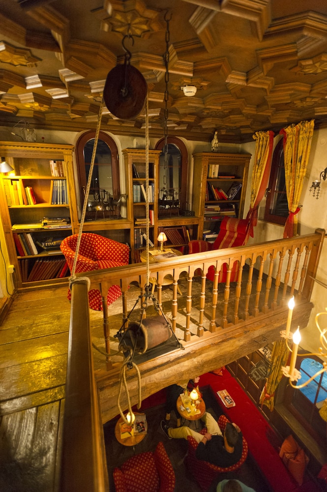 Europa-Park Erlebnis-Resort, Hotel Castillo Alcazar 56/60