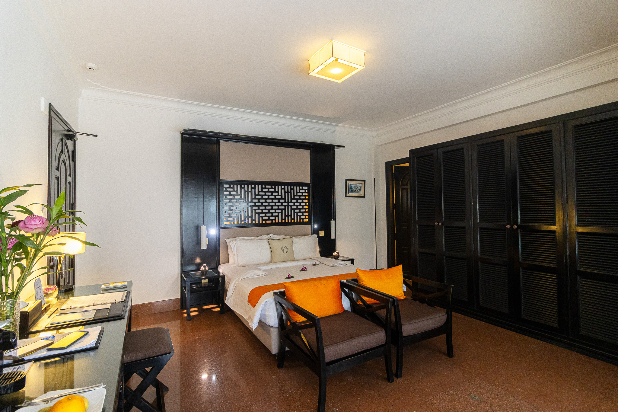 DELUXE, QUEEN BED