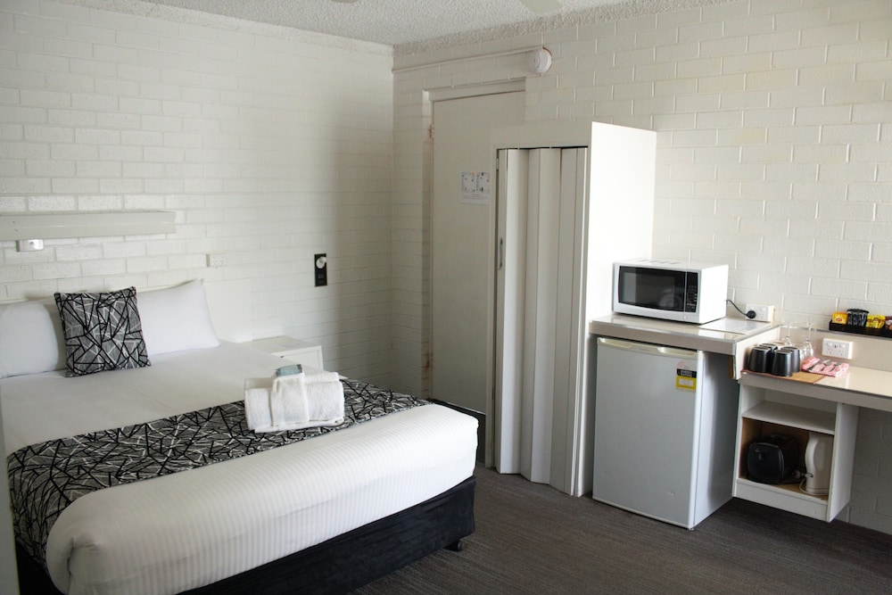 Coastal Bay Motel 21/66