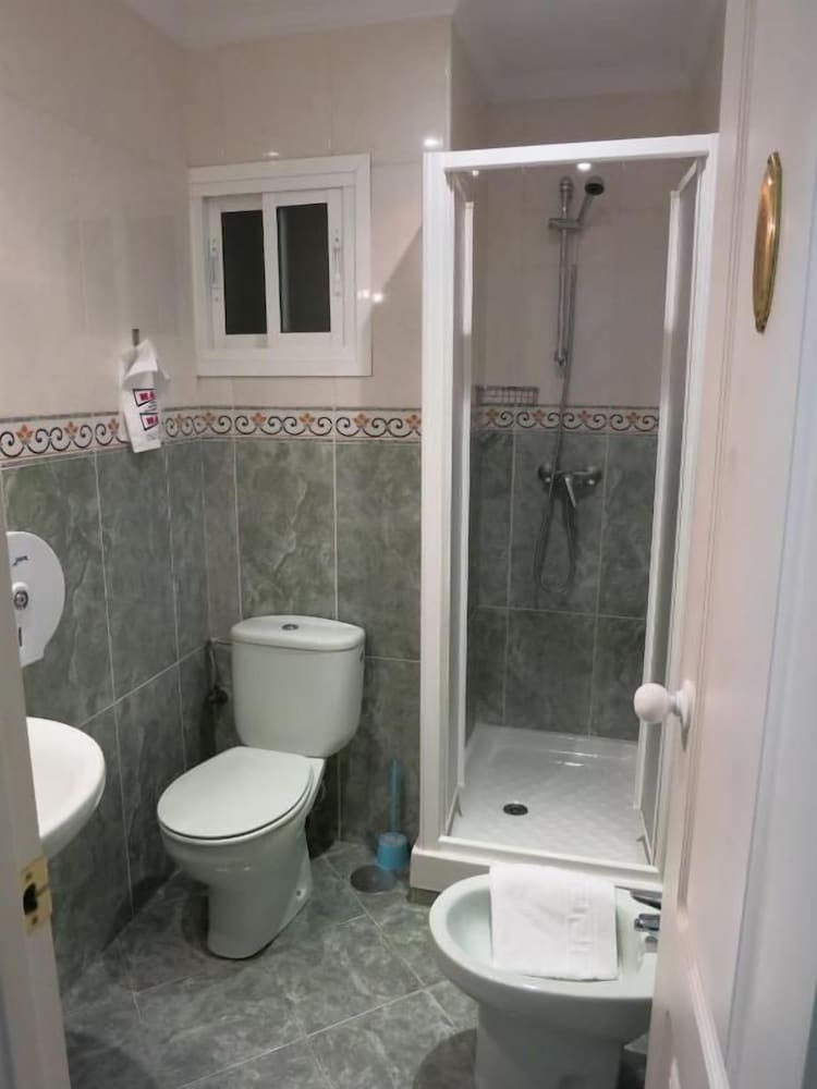Hostal Guillot 15/18
