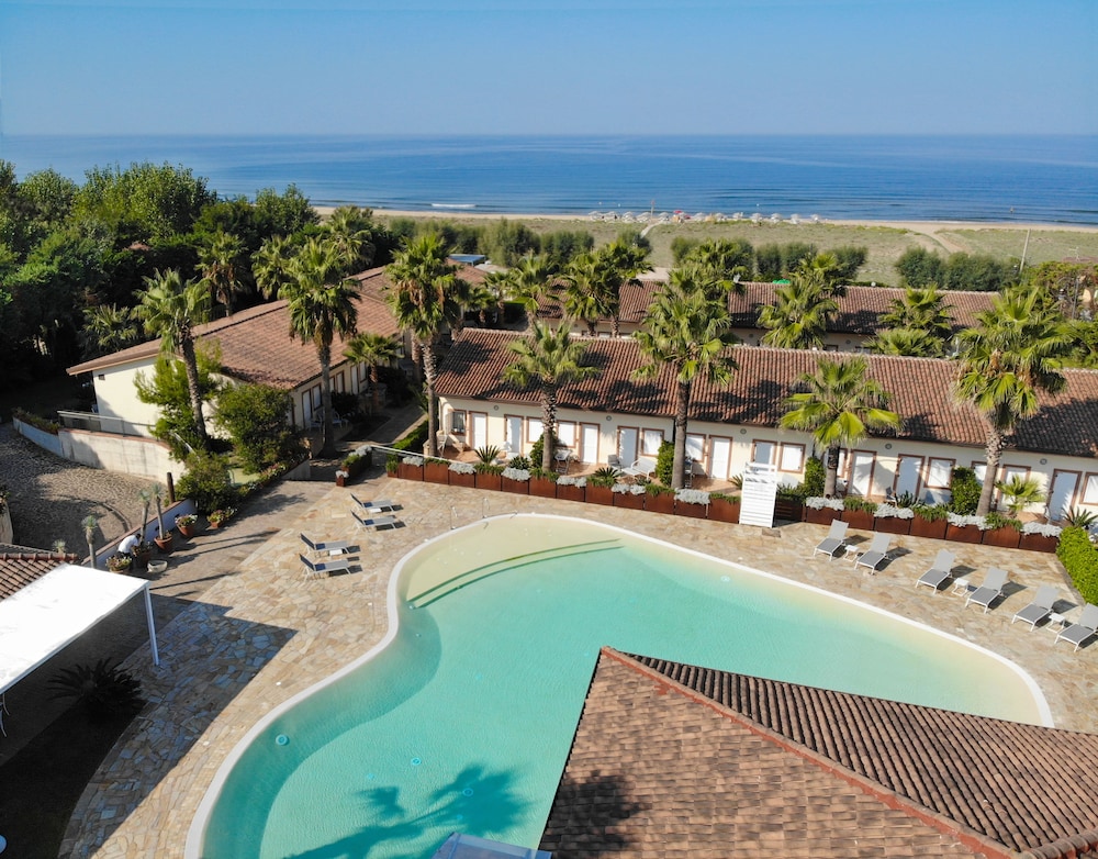 Paestum Inn Beach Resort 4/69