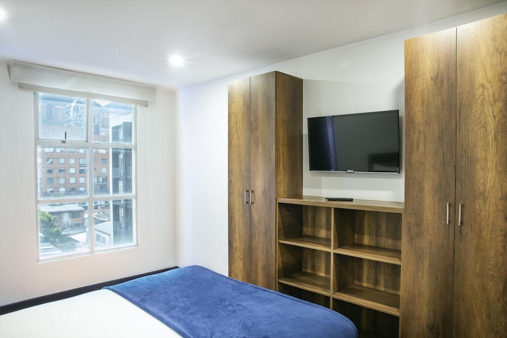 Hotel Black 32/72