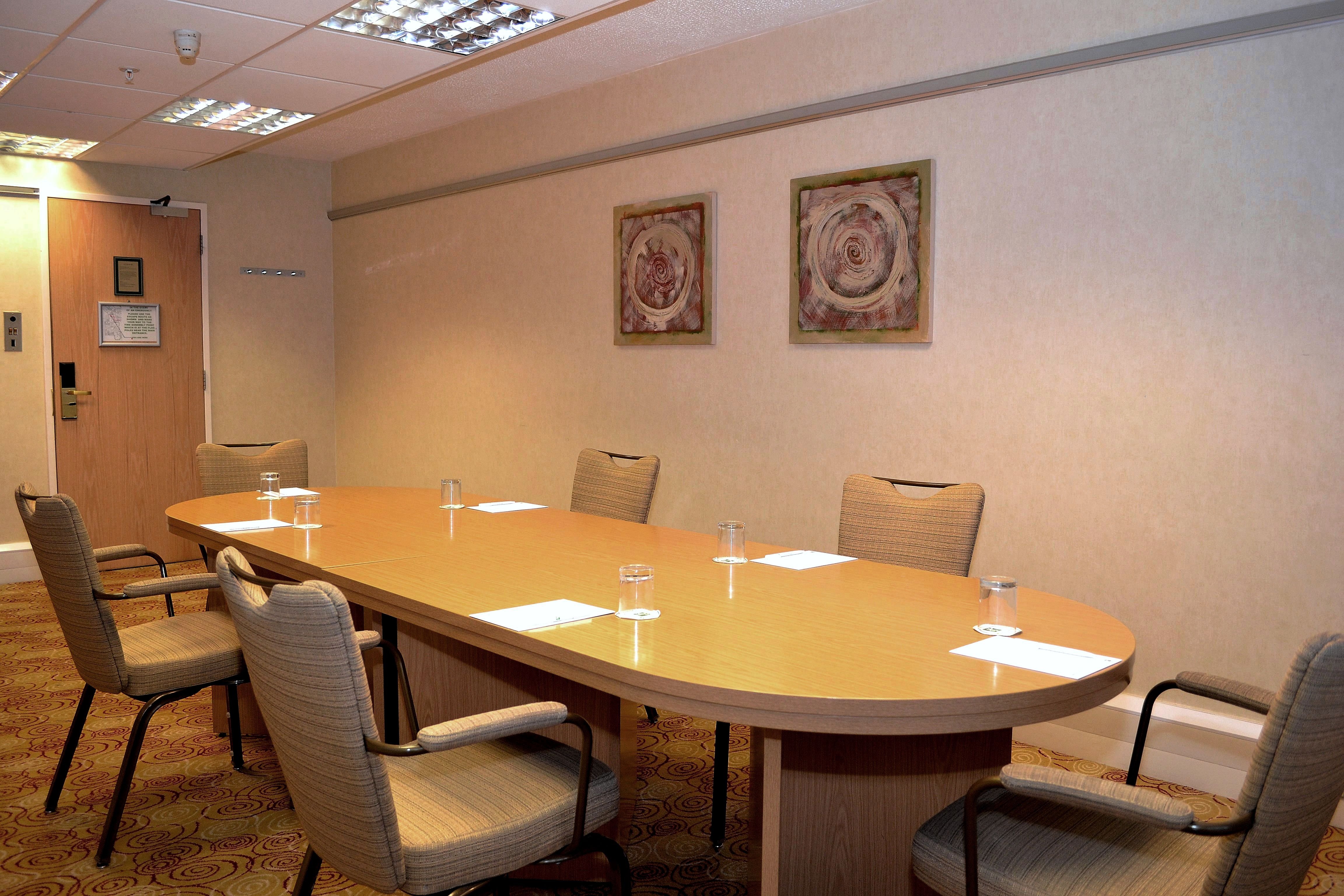 HOLIDAY INN NORTHAMPTON 42/50