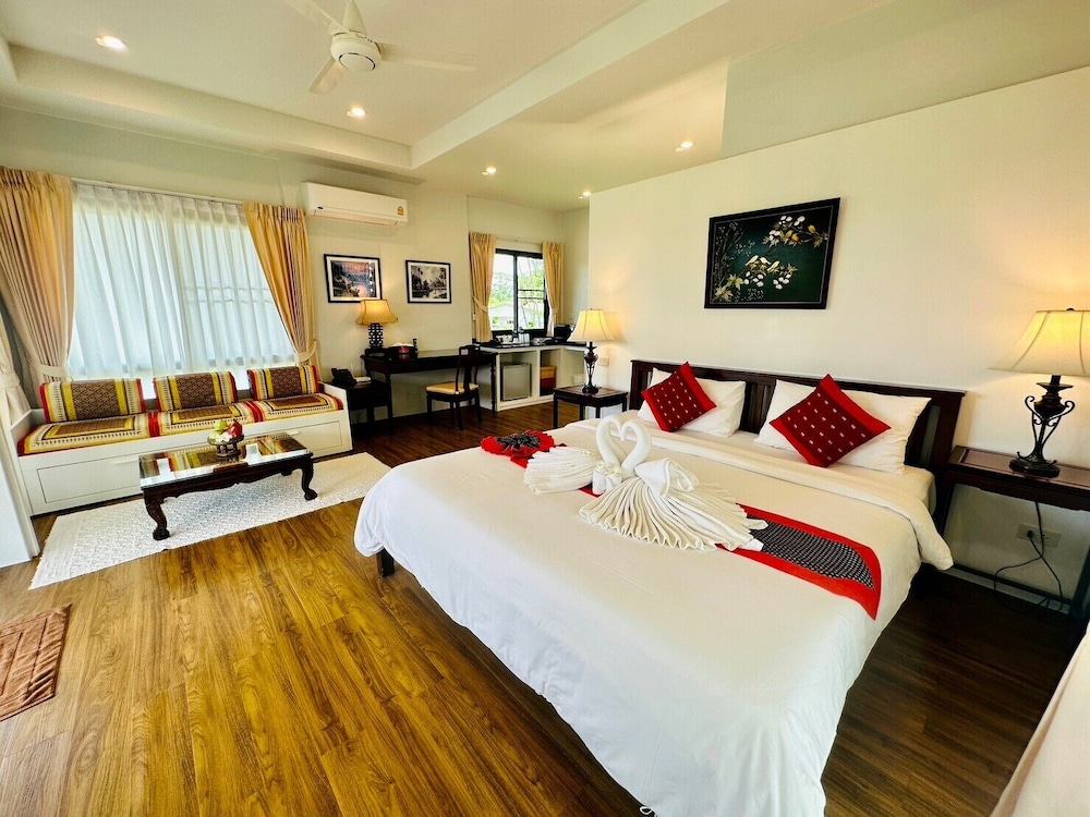 Dusit, Premium, Suite, King Bed, Sofa