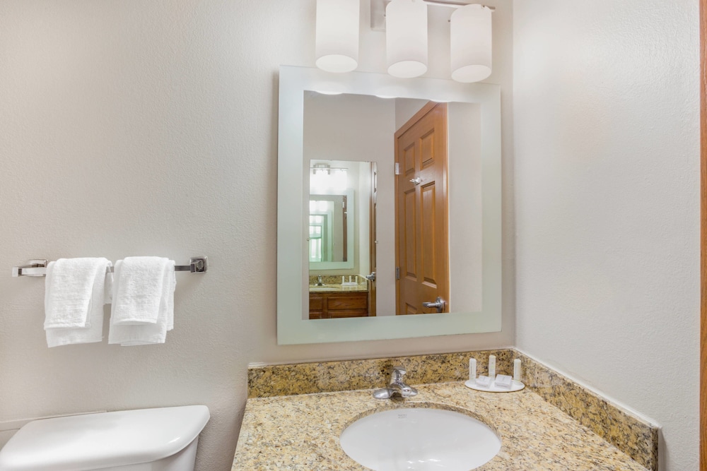 Towneplace Suites By Marriott Minneapolis West Stlouis Park 50/50