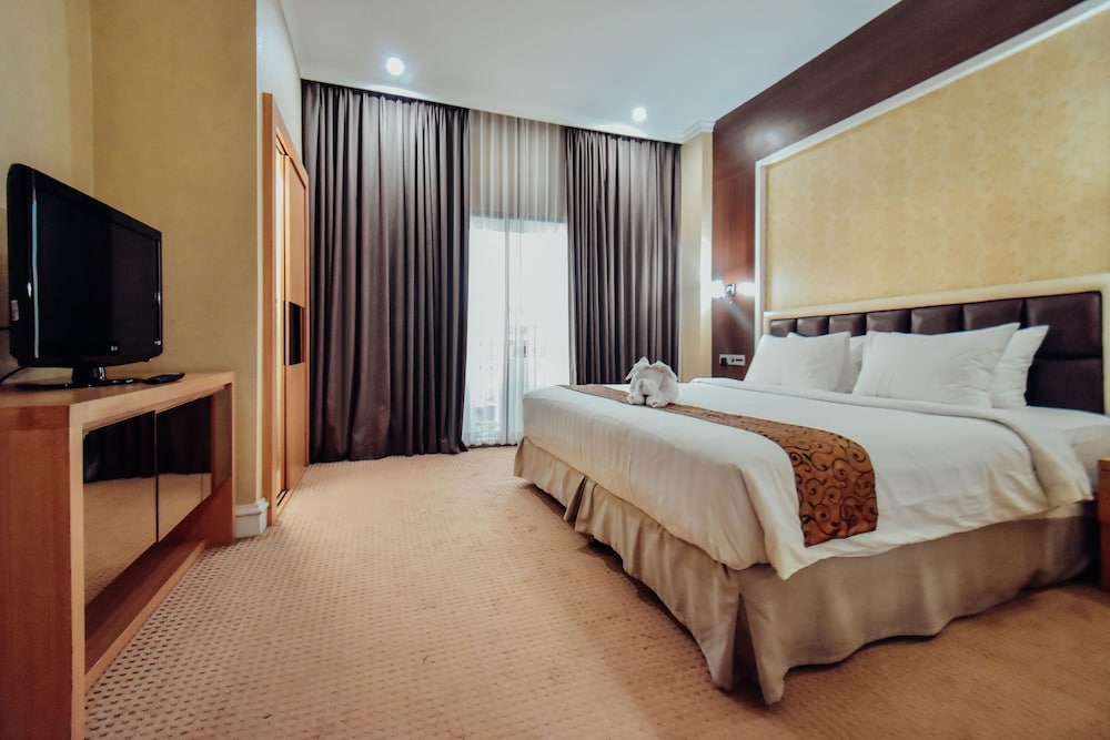 Surabaya Suites Hotel Powered by Archipelago 28/66