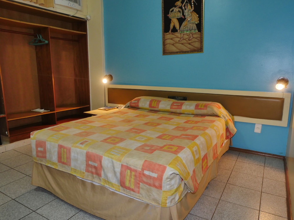 Plaza Hotel 18/50
