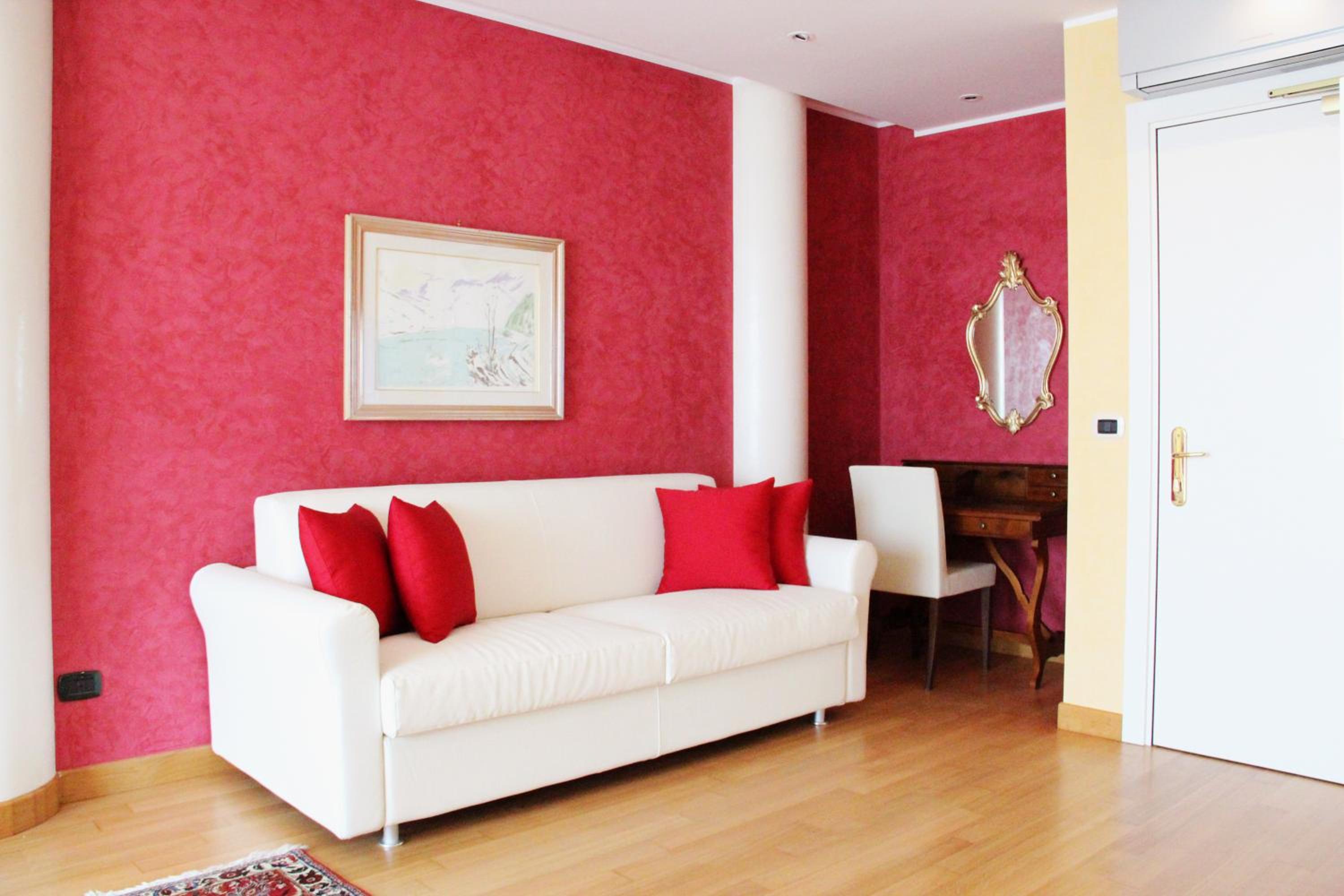 RUHL BEACH HOTEL AND SUITES 34/54