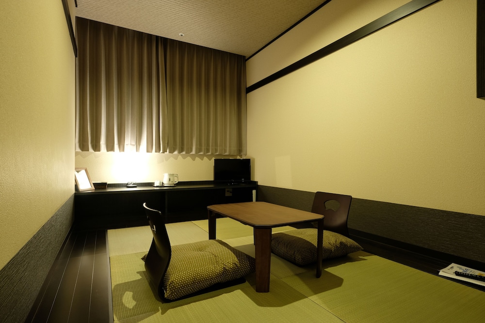 THE PREMIUM HOTEL IN RINKU 43/57