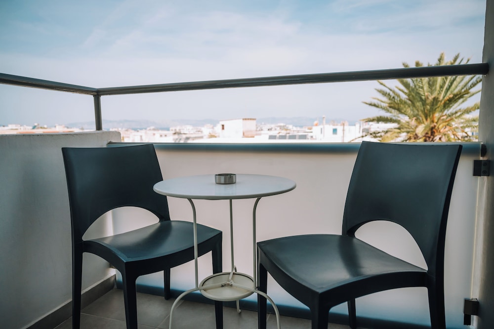 Amphitryon City Hotel 51/72