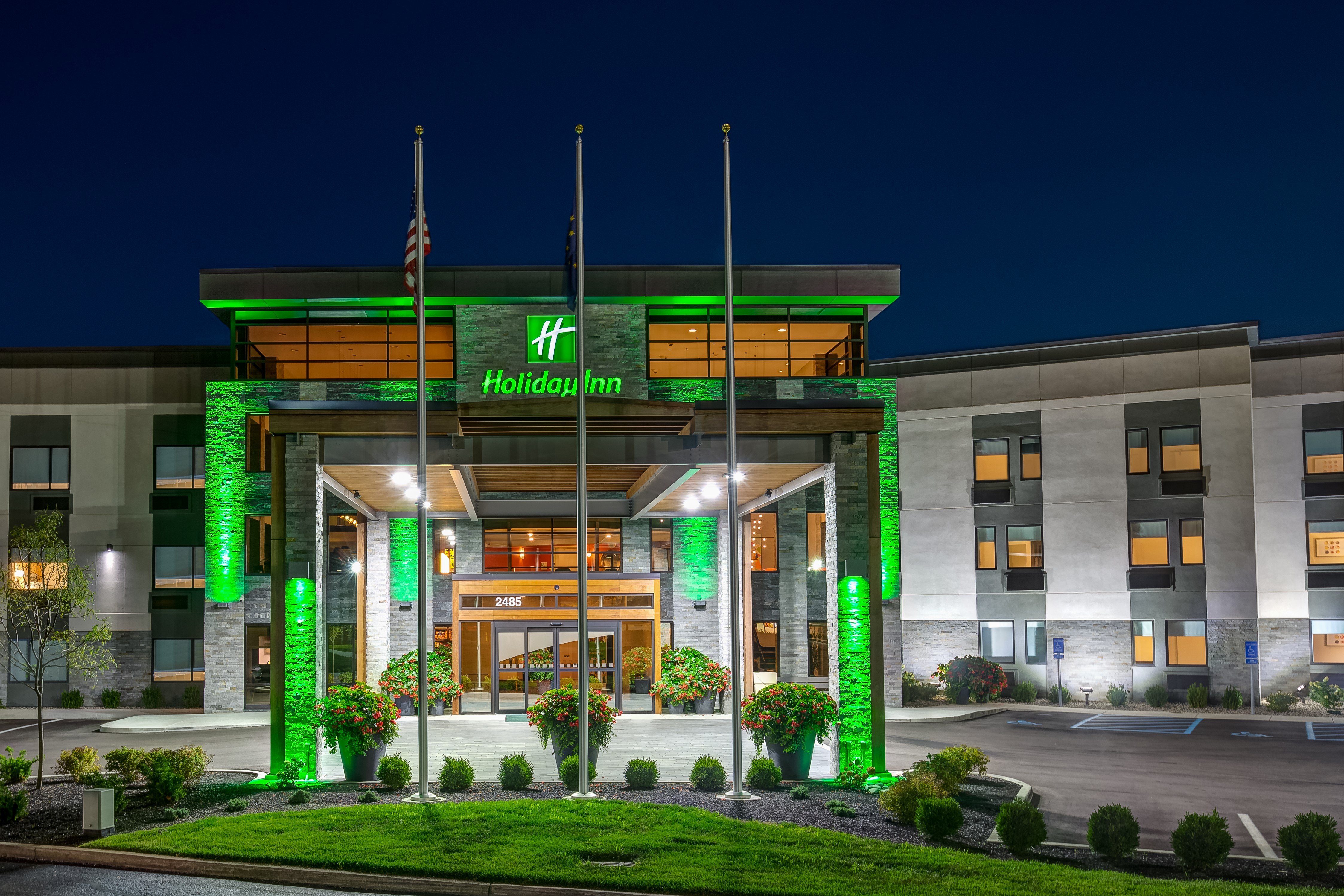 Holiday Inn Columbus an IHG Hotel (ex. Comfort Inn and Suites) 8/58