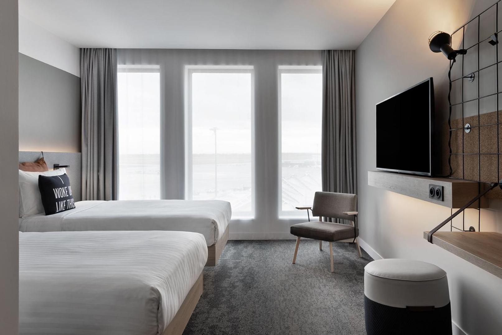 Moxy, Twin Beds