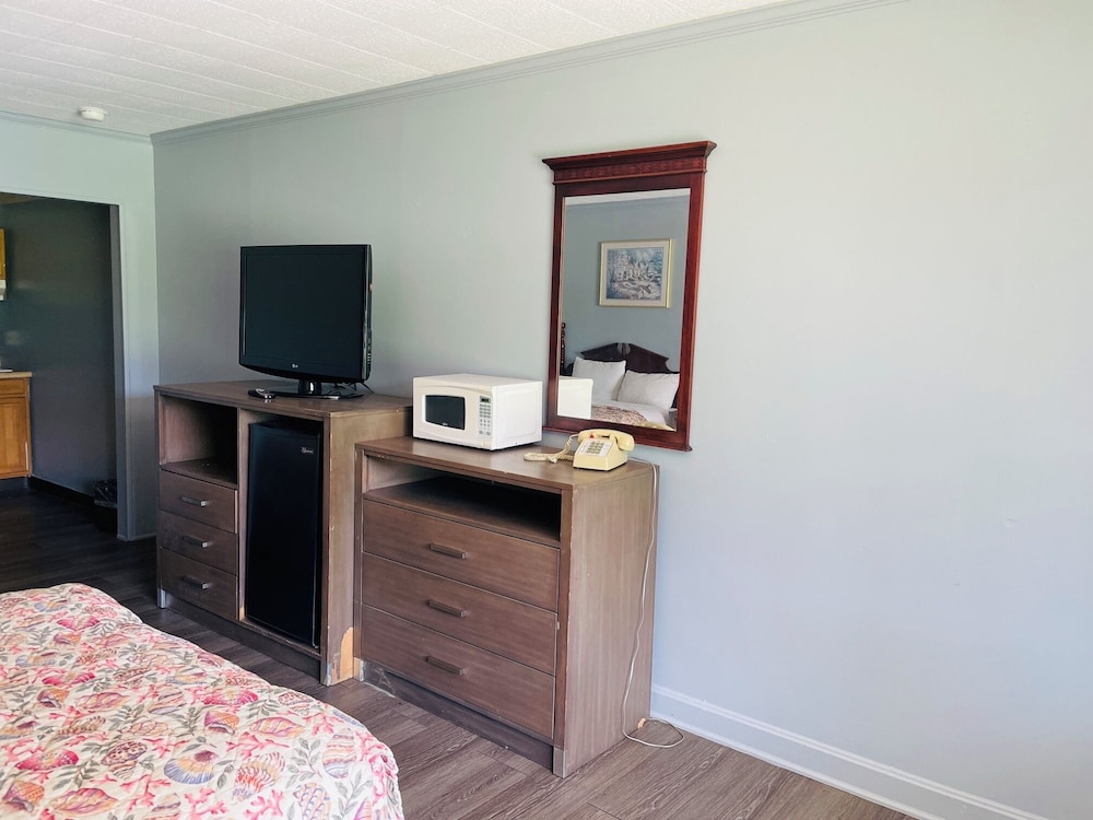 Motel 6 Williamston, NC - Highway 17 44/61