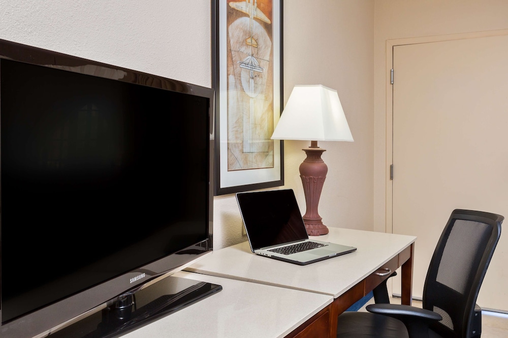 Best Western San Diego/Miramar Hotel 37/41