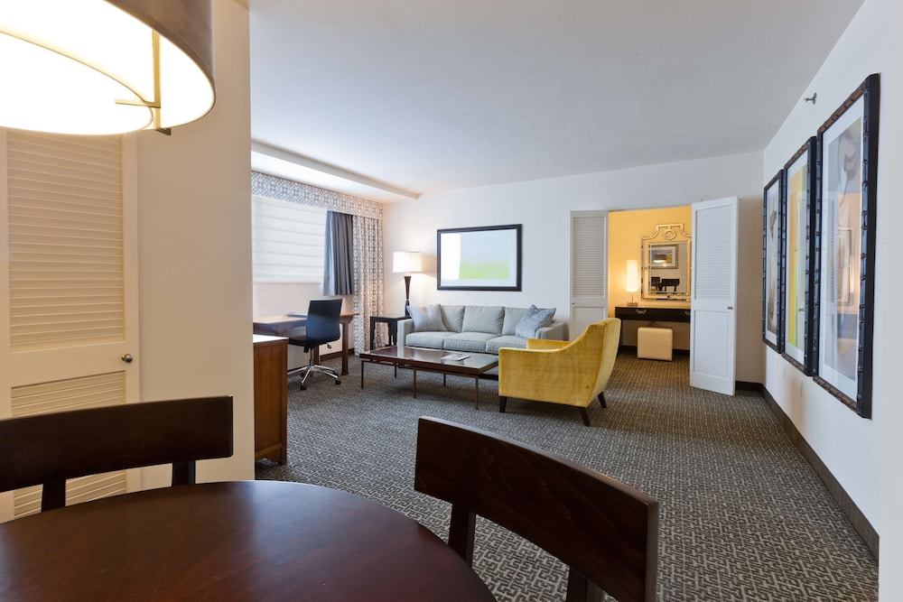 State Plaza Hotel 26/47