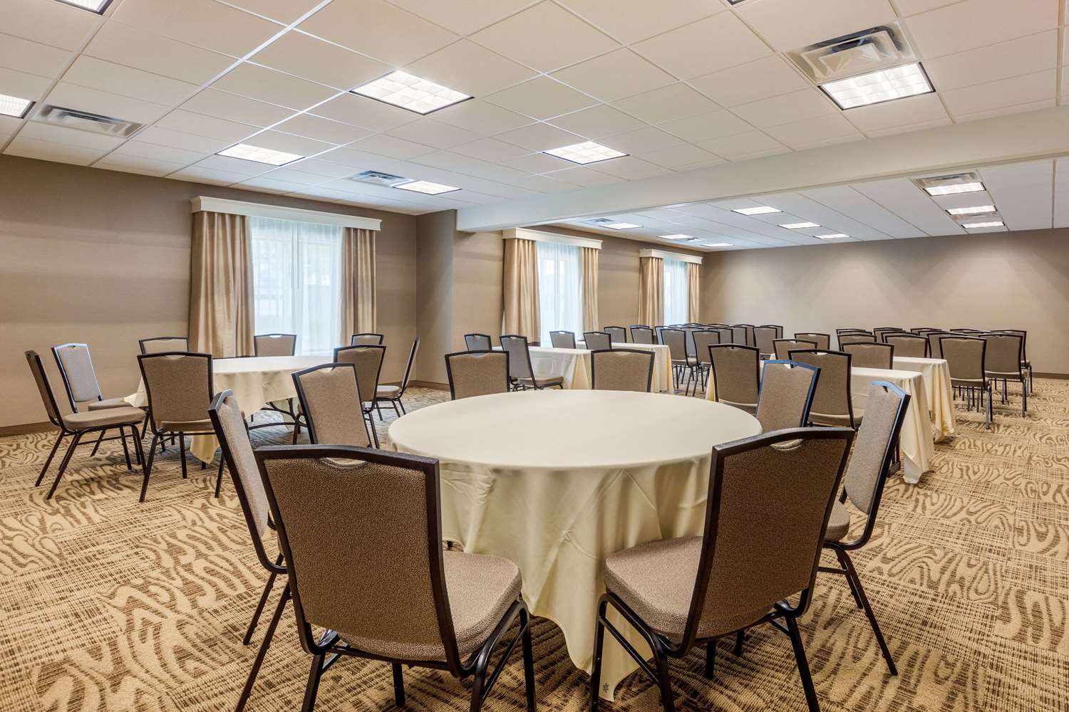 Comfort Inn Suites Schenectady - Scotia 42/44
