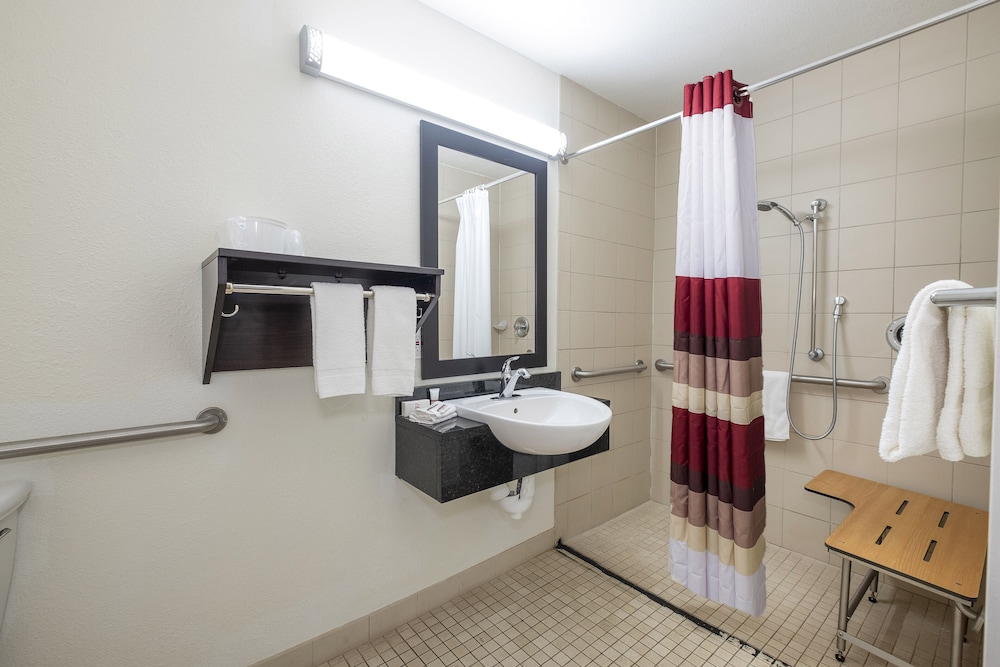 Red Roof Inn Suites Spartanburg I 85 23/33
