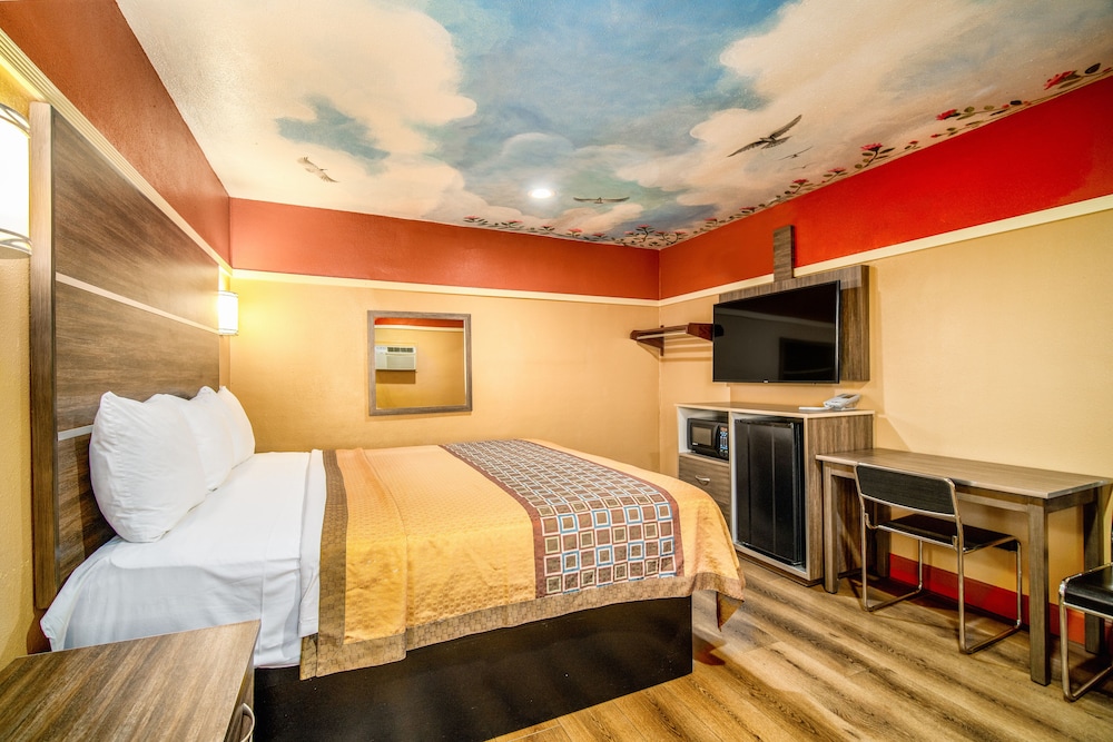 ROOM, KING BED
