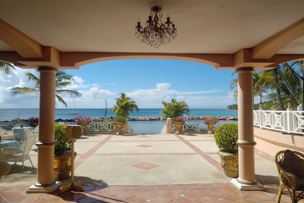 Coco Reef Resort & Spa 20/56