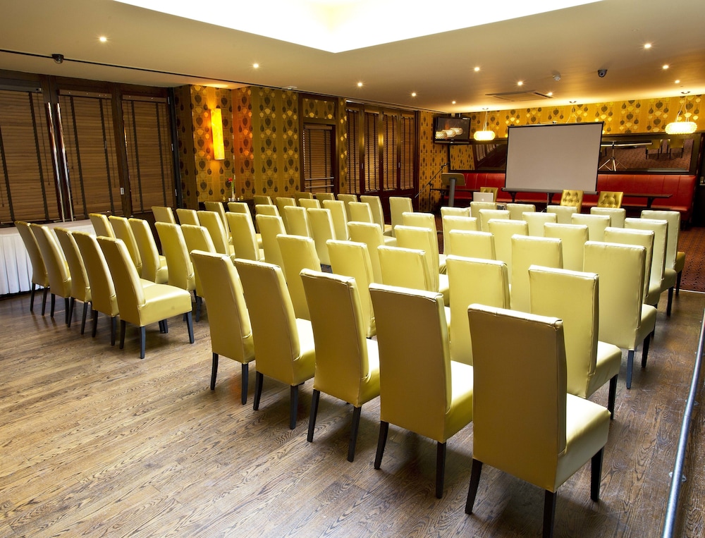 Da Vincis Hotel Derry 55/60
