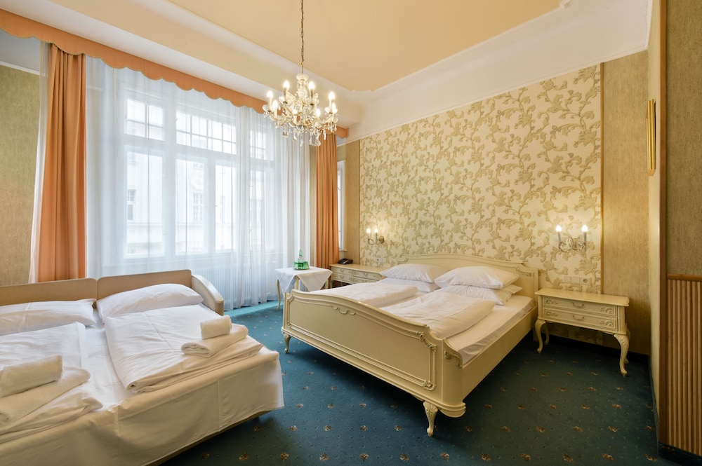 Hotel Pension Baronesse 13/45