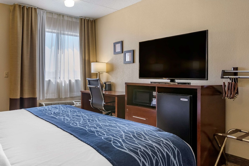 Comfort Inn Warren - Detroit North 7/28