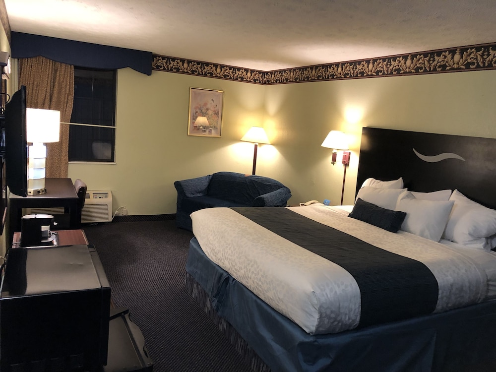 Days Inn & Suites by Wyndham Youngstown / Girard Ohio 21/39
