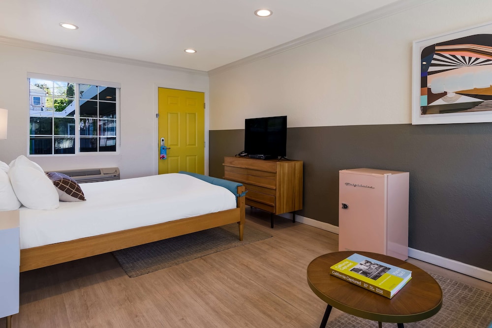 Signature Inn Berkeley Oakland 22/66