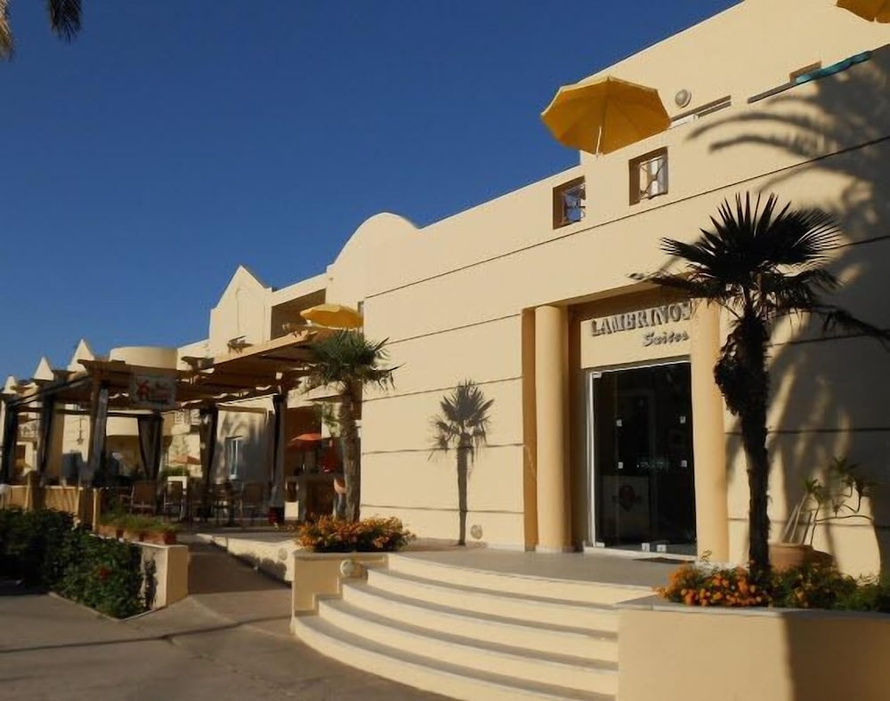 Lambrinos Suites 4/51