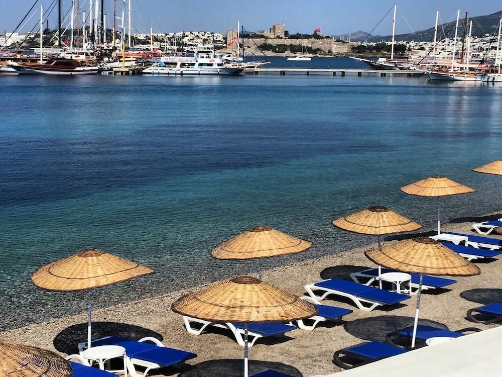 Akkan Beach Hotel 59/68