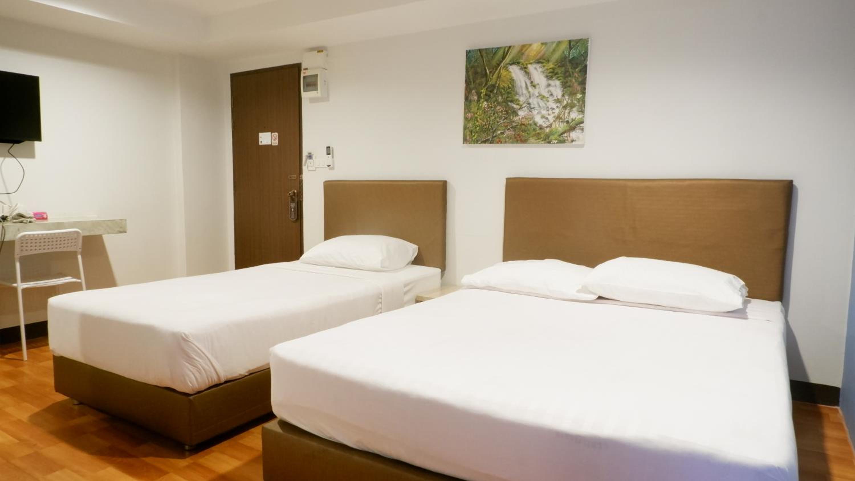 Airport A1 Hotel 20/48