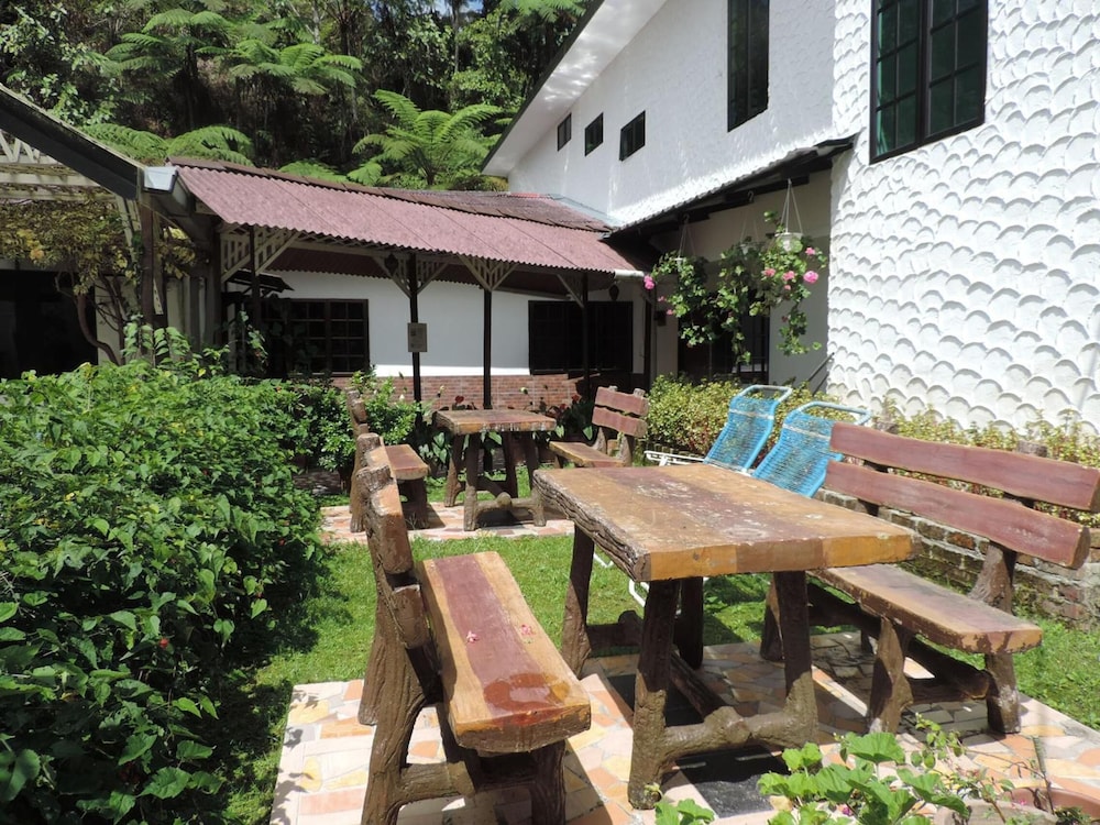 Cameronian Inn 66/69