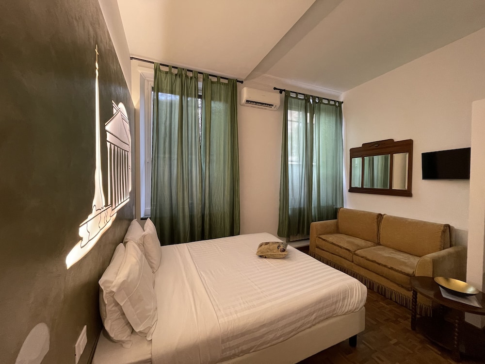 DELUXE, DOUBLE BED