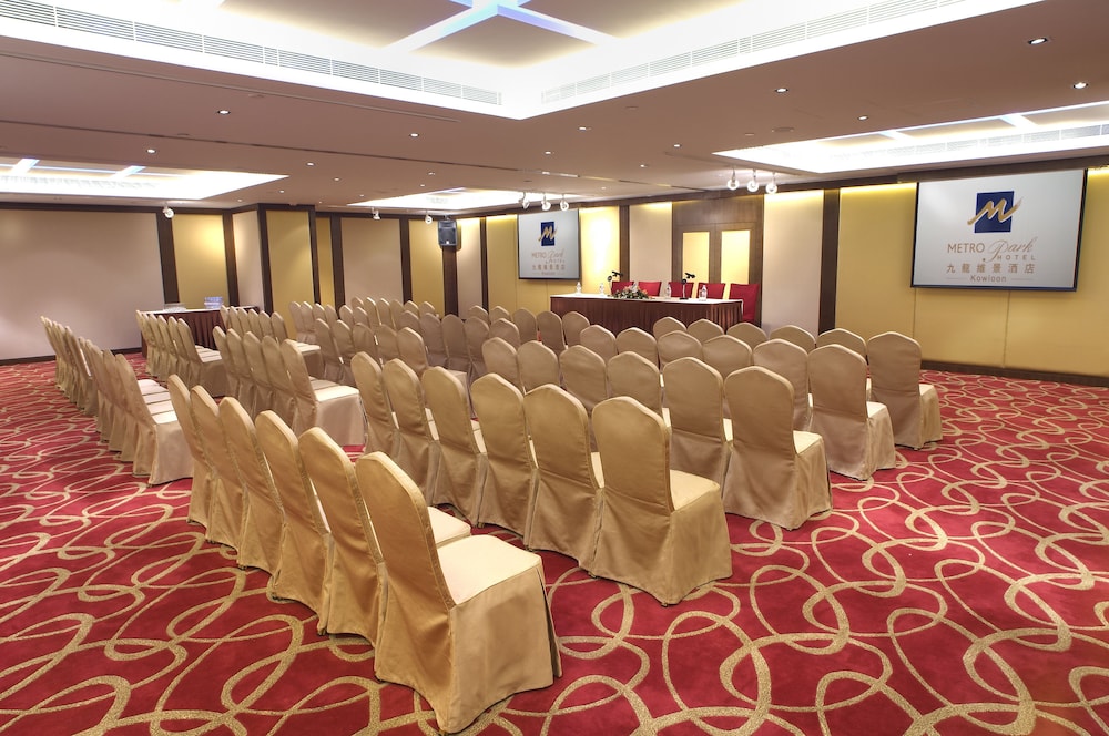 Metropark Hotel Kowloon 46/52