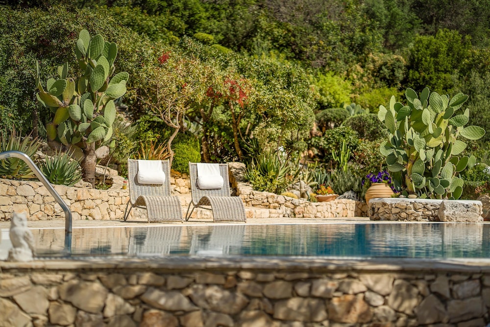 Askos Villa 24/35