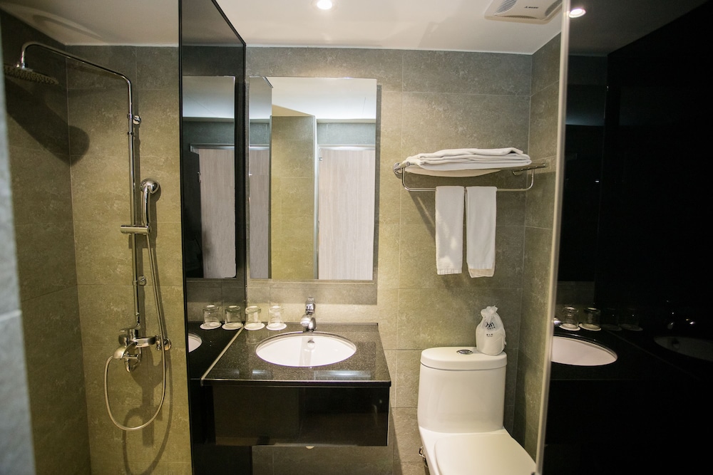 Khan Hotel 44/50