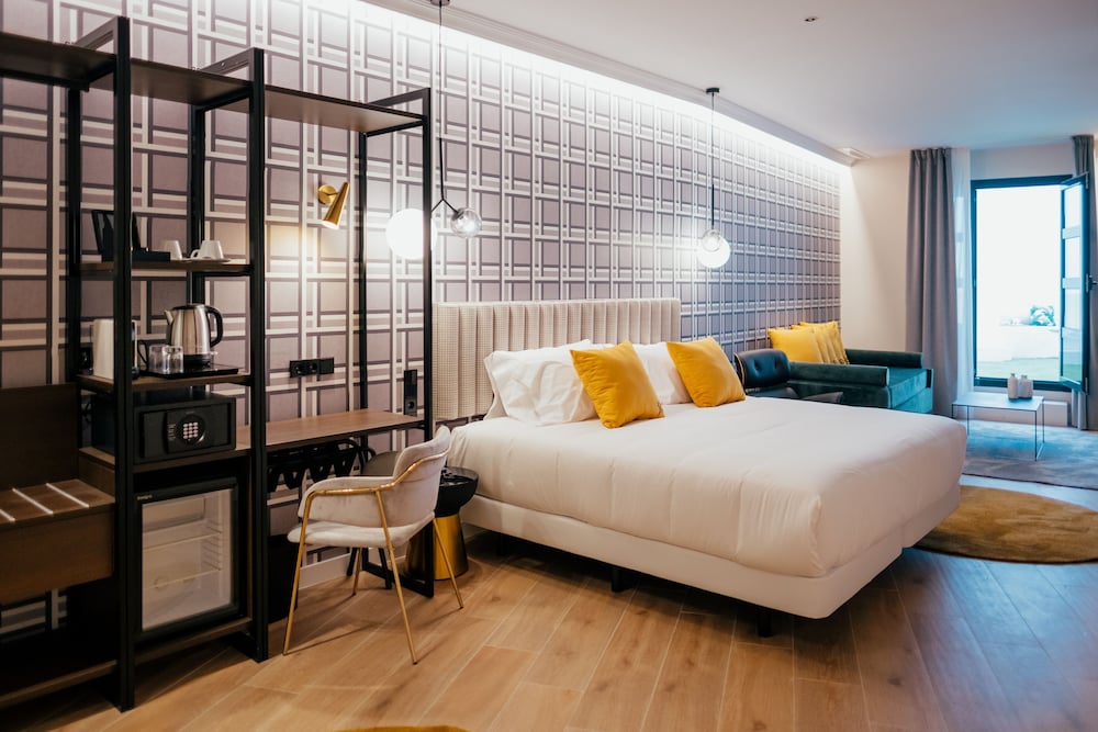 JUNIOR SUITE, STUDIO
