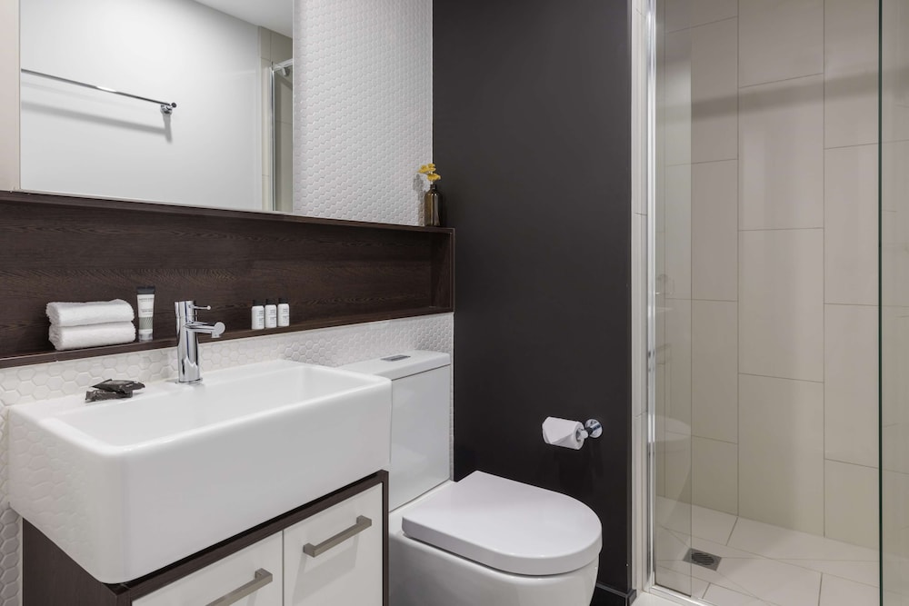 Oaks Melbourne Southbank Suites 43/47