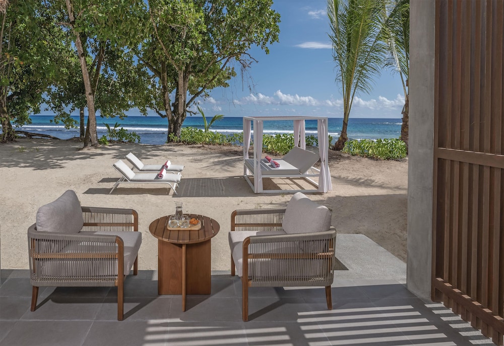 Avani Plus Barbarons Seychelles Resort 58/71