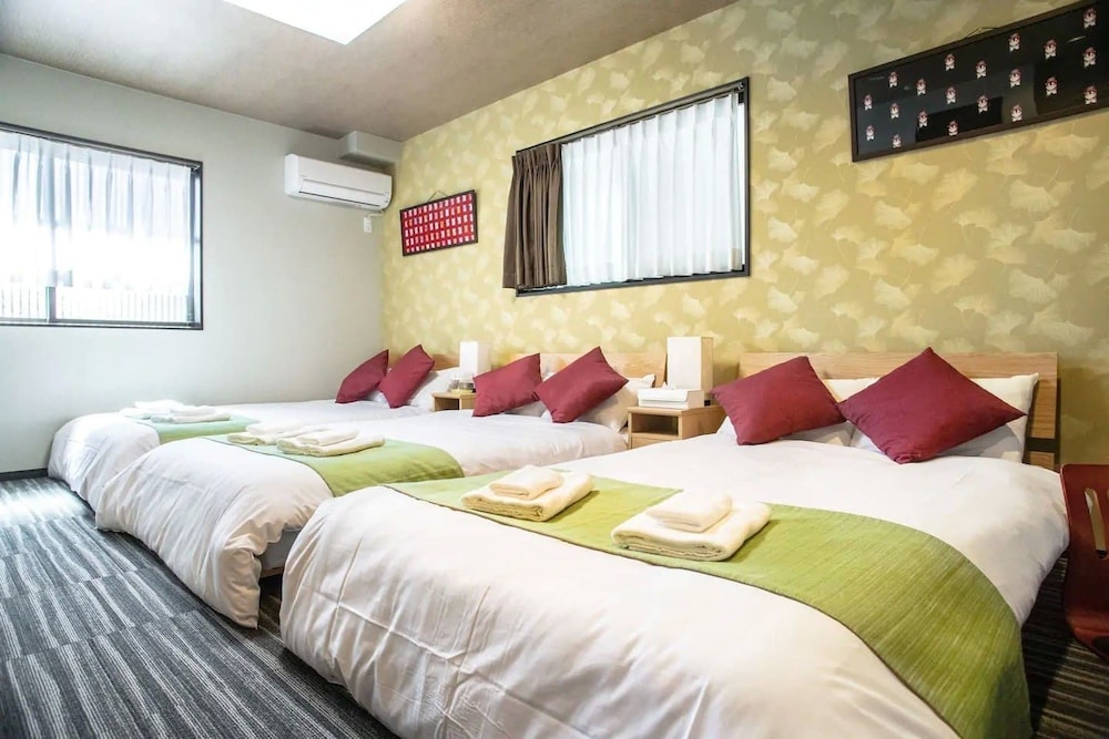 BASIC, APARTMENT, 6 BEDS, TWIN BEDS