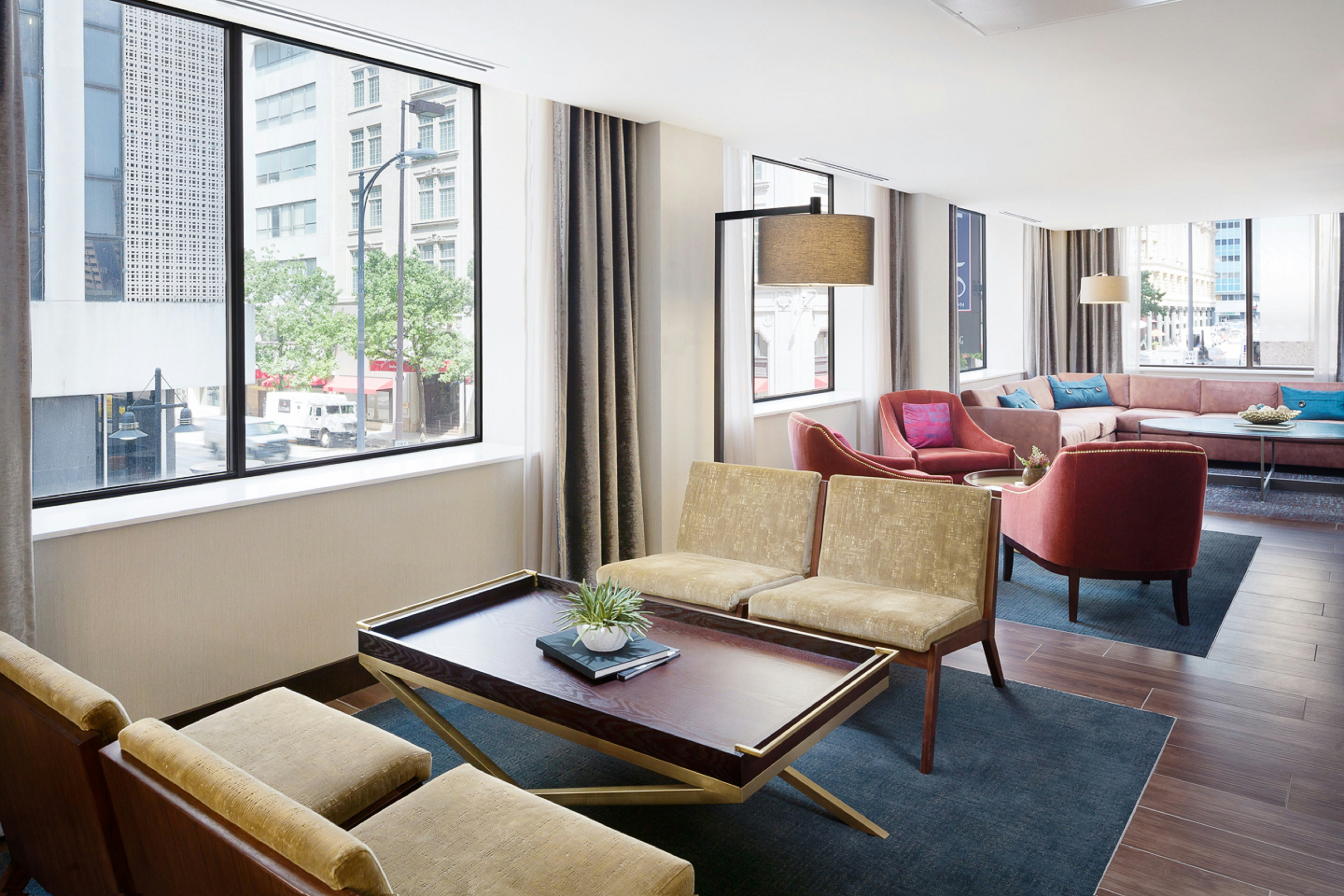 Hampton Inn Suites Dallas Downtown 55/83