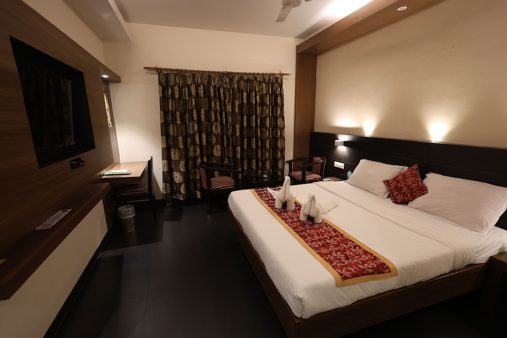 Abirami Residency 6/42