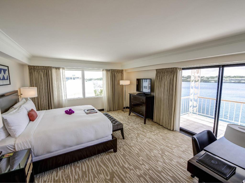 Penthouse, King Bed, Panoramic Harbour View, Sofa, Wraparound Balcony
