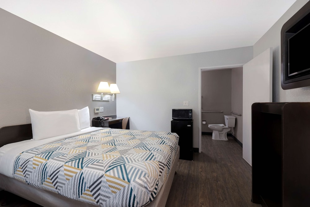 Motel6 San Antonio, TX - West SeaWorld 28/43