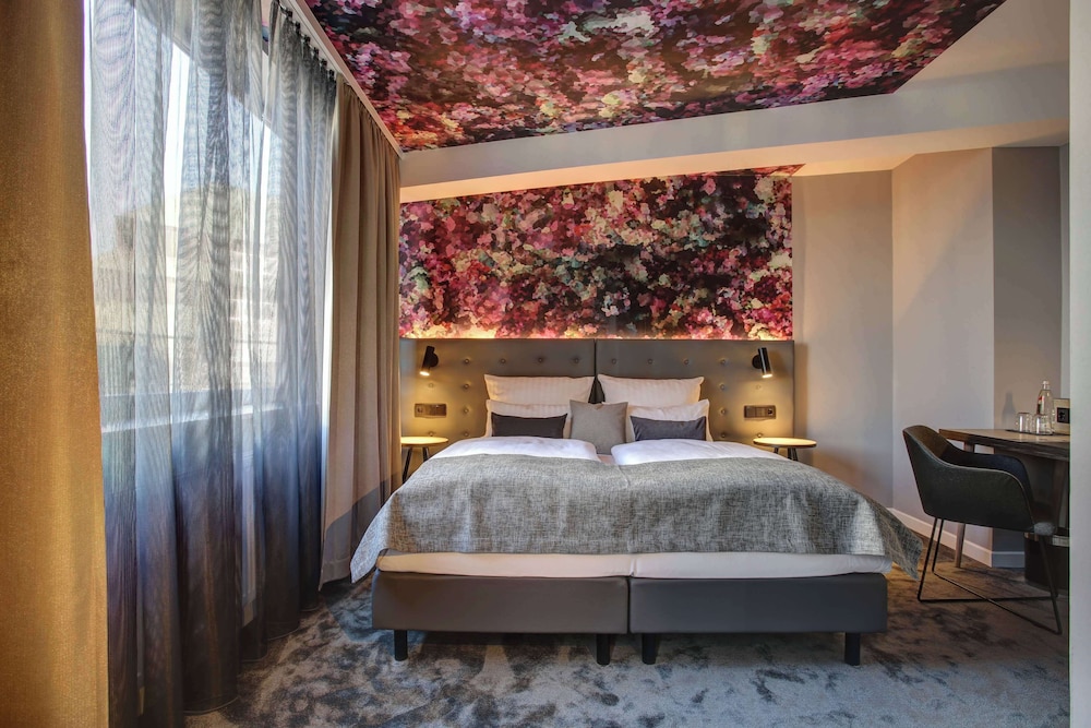 B&B HOTEL Hamburg-Hbf 12/49