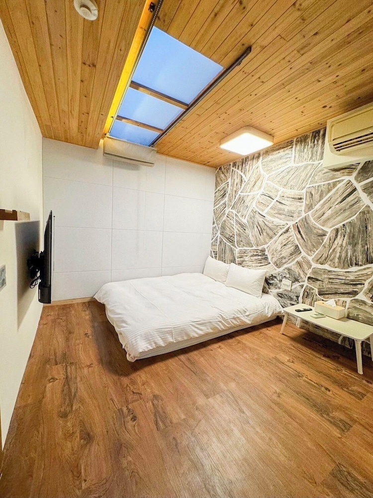 Slow Pace Tainan Hostel 12/32