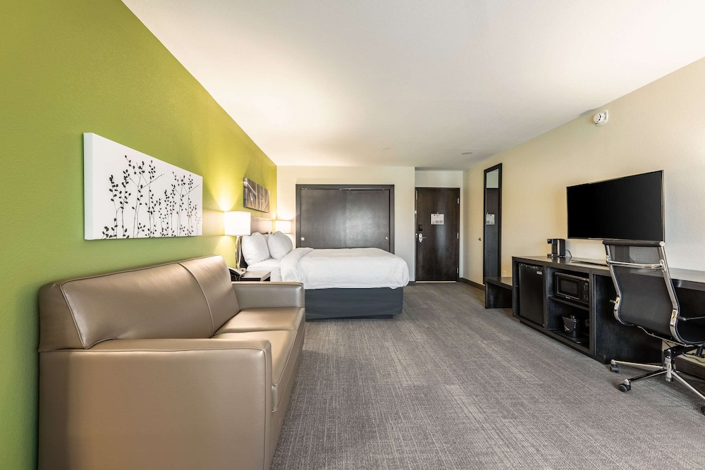 Sleep Inn & Suites Mt. Hope near Auction & Event Center 20/37