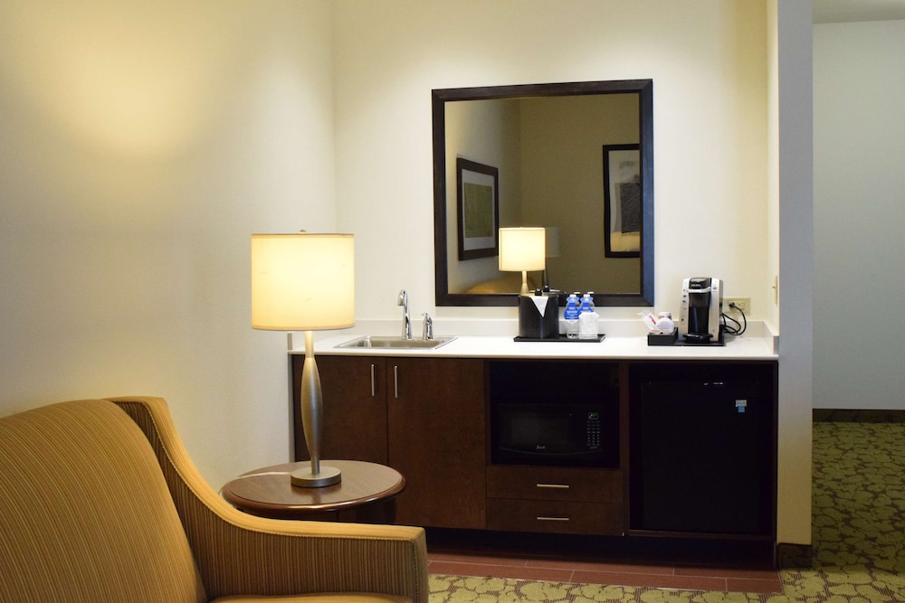 Hilton Garden Inn Rochester Downtown NY 62/66